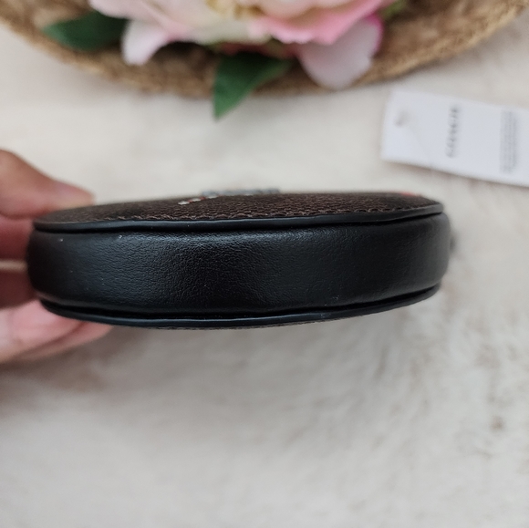 ❤️Bundle Coach Round Coin Case Snoopy and [Dior mini perfume] - Picture 3 of 7